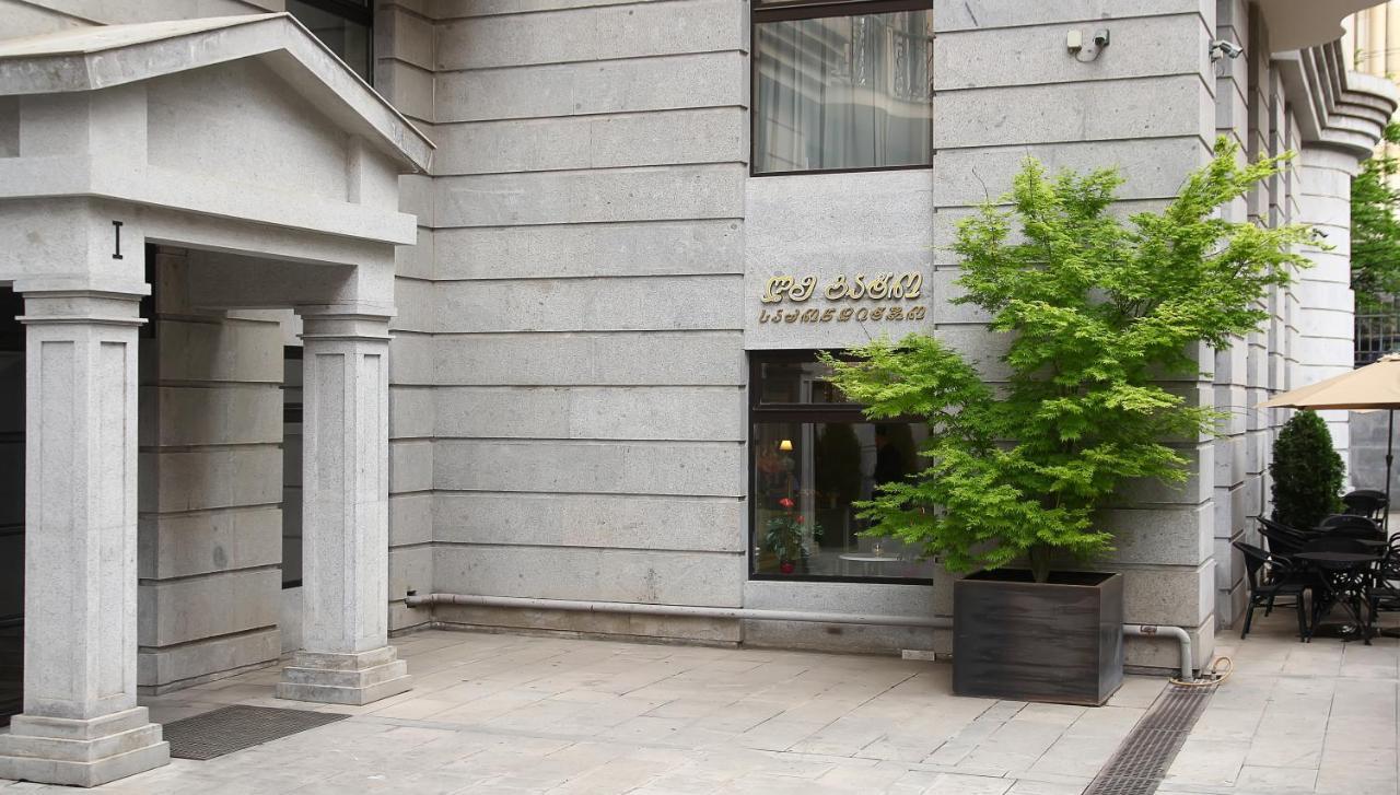 Parilament On Rustaveli 4 Rooms Tbilisi Exterior photo